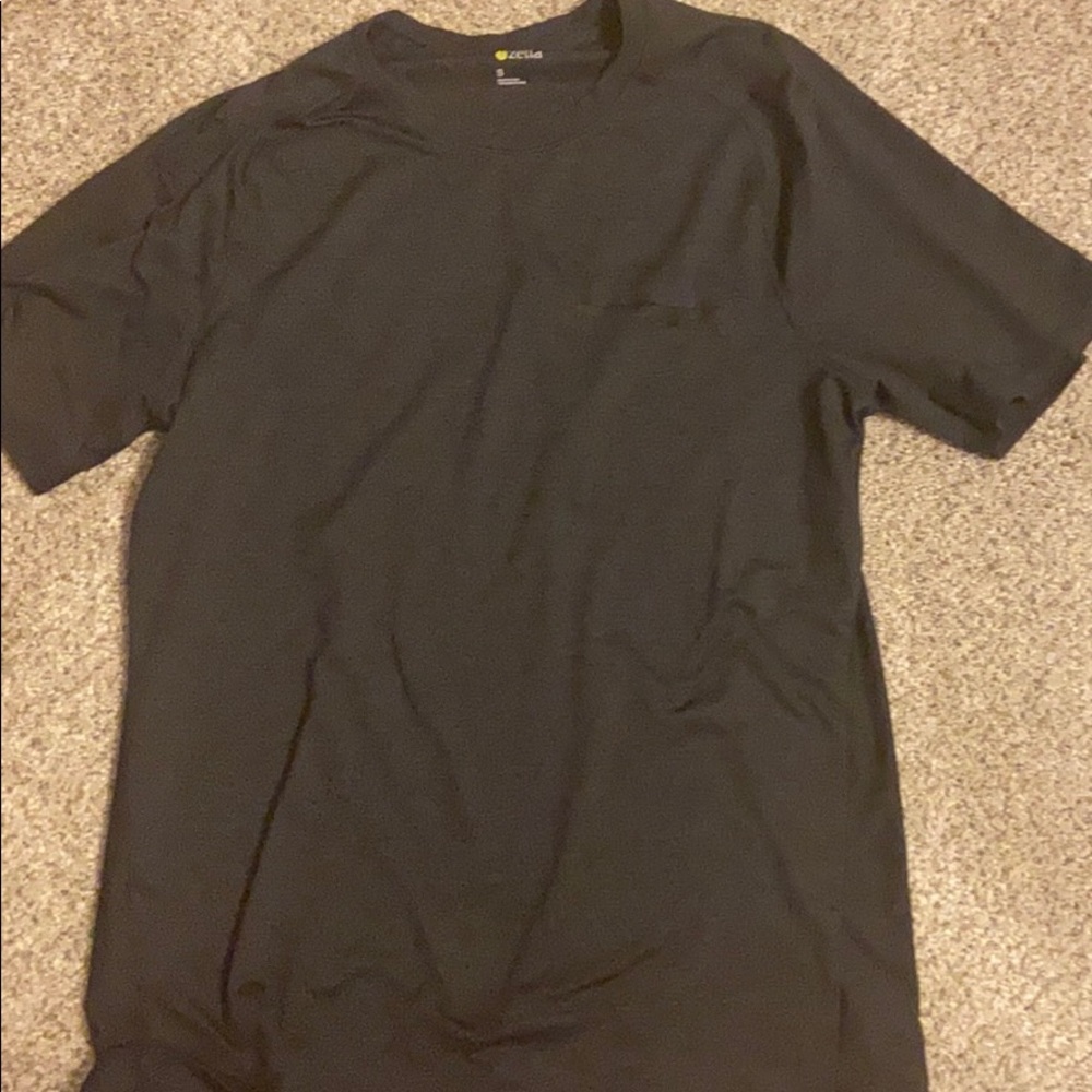 Men’s size small zella athletic shirt